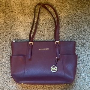Michael Kors purse. Dark brown purse, shoulder bag.